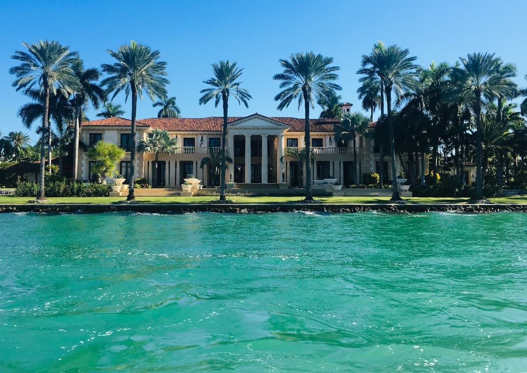 North End Lakefront Estate at 635 Crest Road Sells for $57 Million in Private Deal